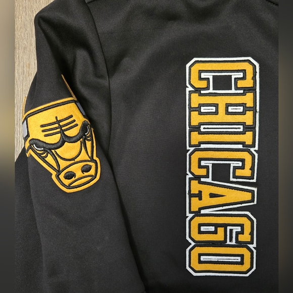 Pro Standard NBA Chicago Bulls Retro 1 "Yellow Ohcre" Track Jacket & Pants Set - Picture 5 of 11